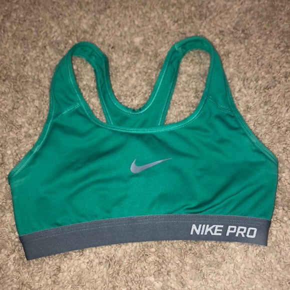 Nike sports bra - Picture 1 of 1